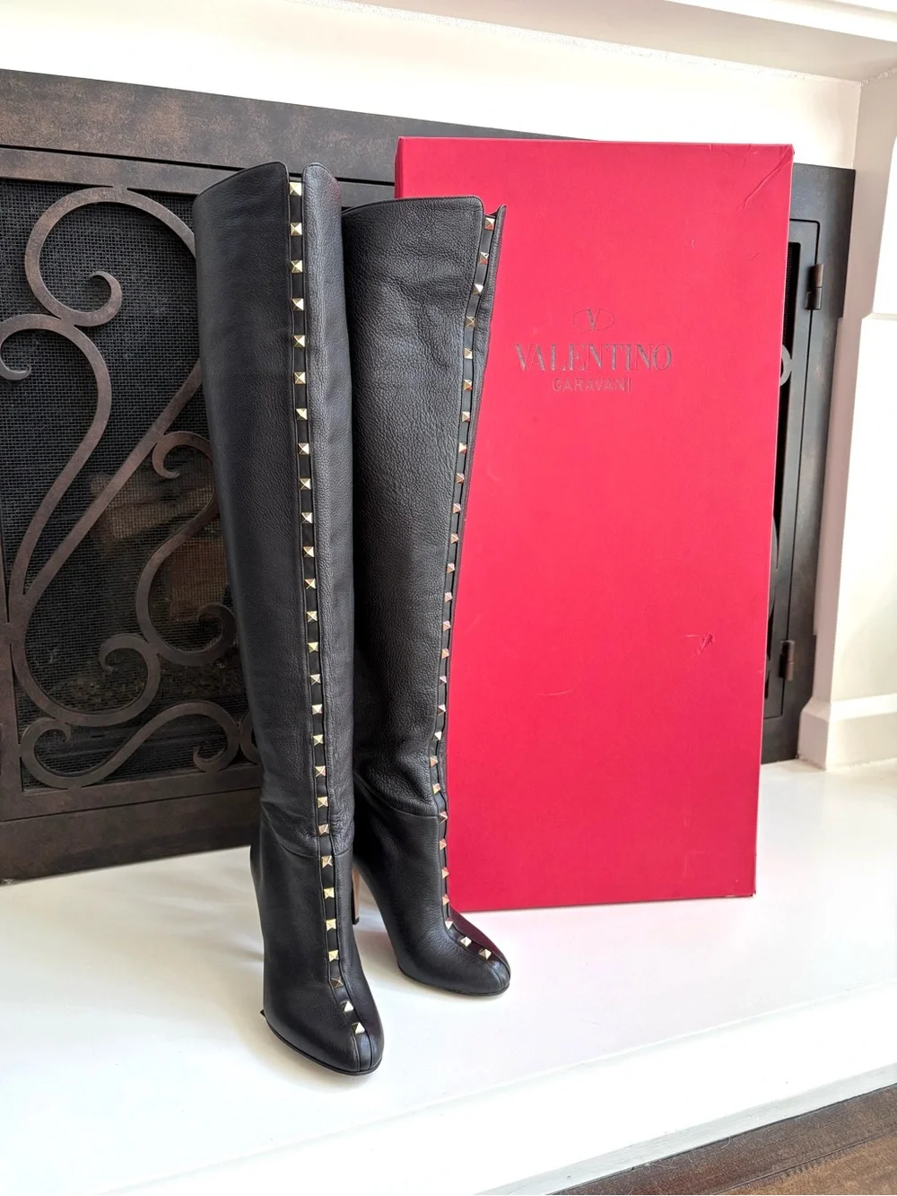 Valentino Garavani Rockstud Over the Knee Boots in Black Leather 36/6